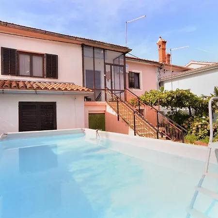 Edo 1755 Apartman Peresiji